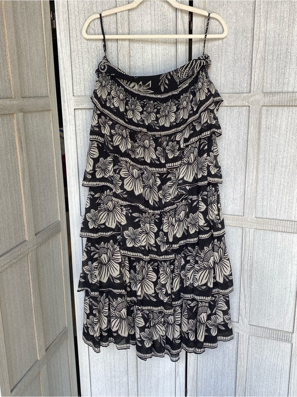 FARM Rio Black Paisley Bloom Tiered Skirt - Picture 2 of 9